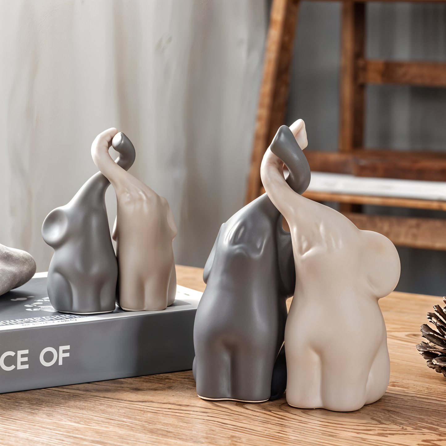 Ceramic cute elephants decoration (2 pcs)