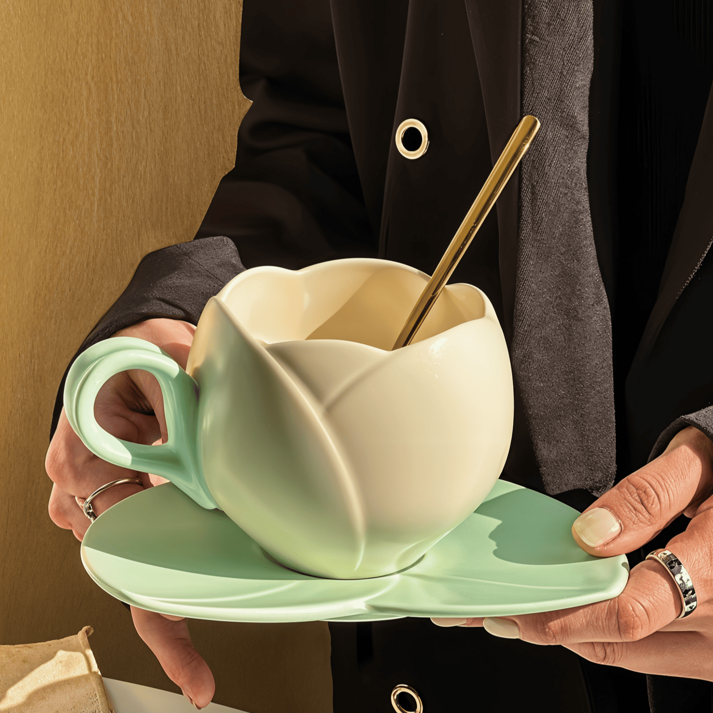 Elegant Tulip Coffee Cup Set