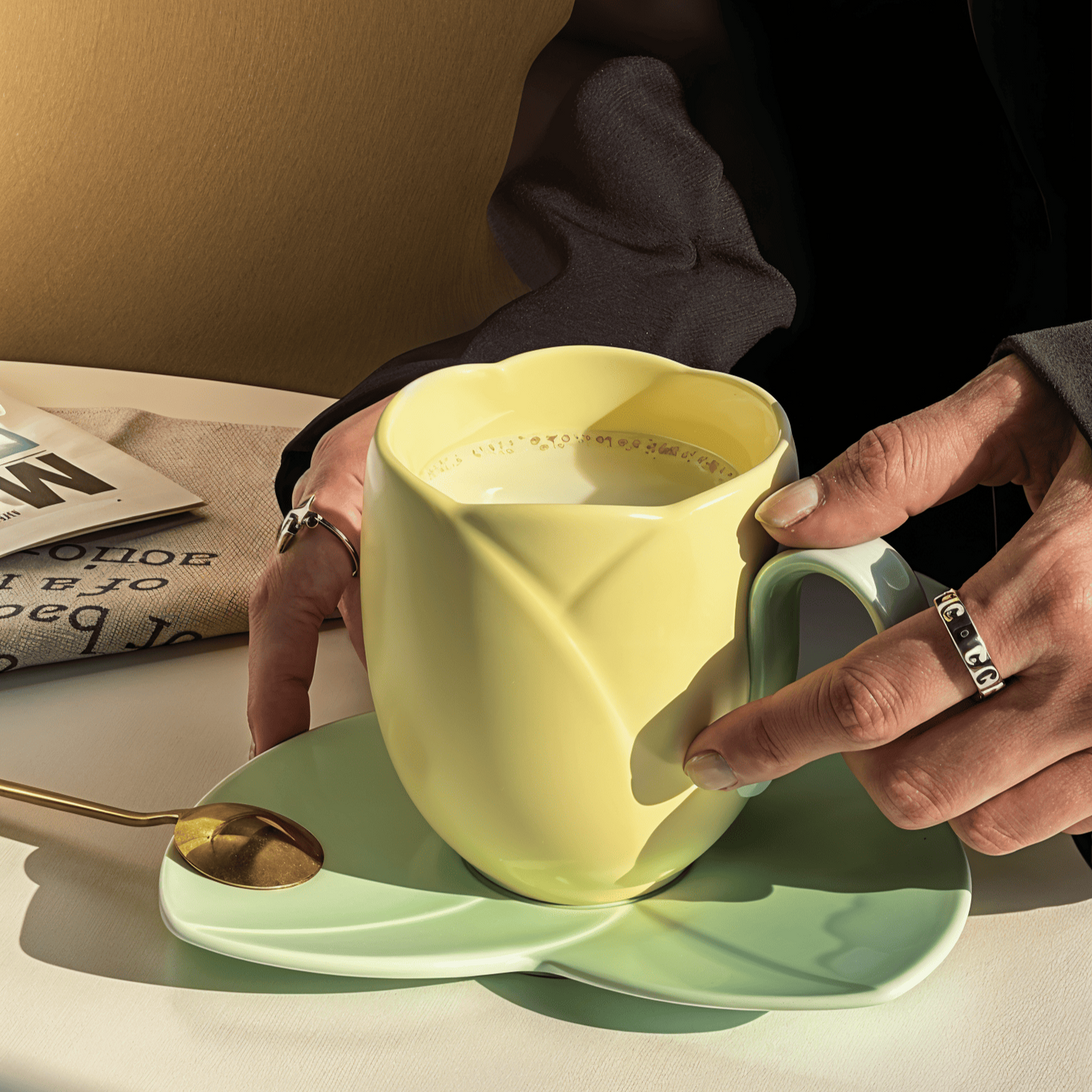 Elegant Tulip Coffee Cup Set